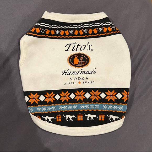 Tito’s Ugly Christmas Sweater 2022 with matching pet sweater - Picture 5 of 7